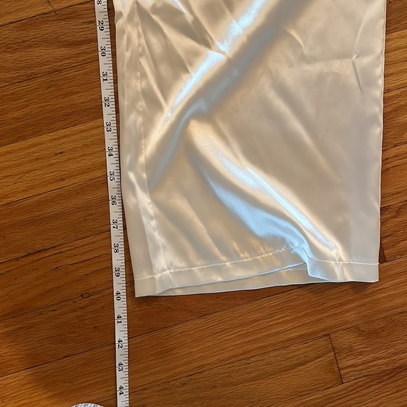 Satin and feather pajamas - Picture 6 of 8